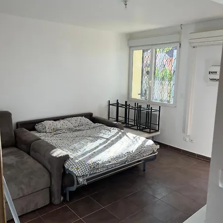 Apartment Tout Equipe Proche De La Gare De *